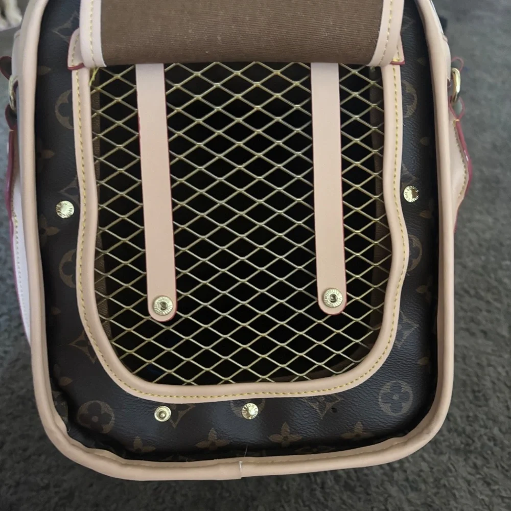 Louis Vuitton dog carrier - Picture 6 of 8